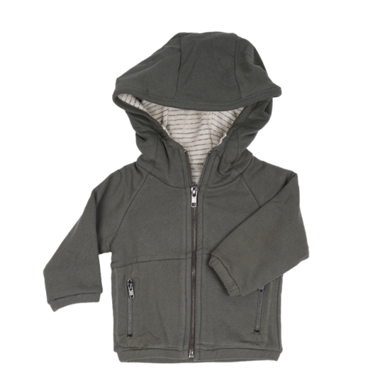This picture shows an olive green hooded kids sweater with zipper in the front. Two side pockets with zip in the front. Available until 5 years old