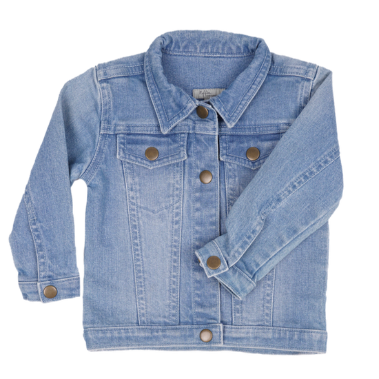 This picture shows a blue denim jacket for kids with sturdy buttons at the front. Made from Organic cotton and available up until 6 years. 