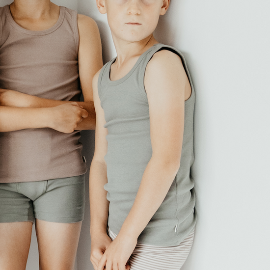 A set of 2 boxer shorts from Feeēn mini made from premium organic cotton is super soft on the skin and stretchy to allow comfort. Sage and Almond, available from 3 Years to 8 years.