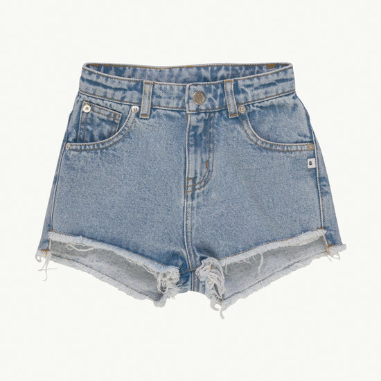 This picture shows a baggy fit jeans short with adjustable elastic inside the waist, button closing on the front. Two from pockets and two back pockets.