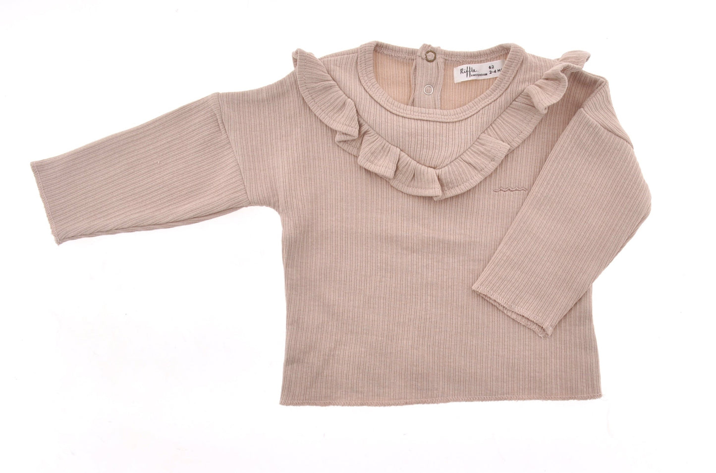 This picture shows a longsleeve pink top with frills in the colour soft pink made from gots organic cotton