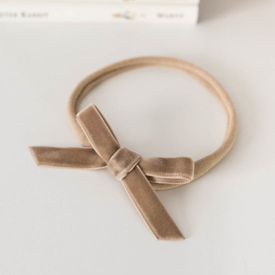 Load image into Gallery viewer, Petite Velvet Bow - Pebble / Beige

