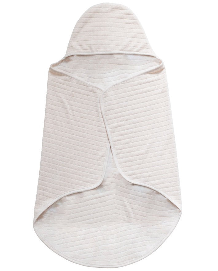 This picture shows an organic cotton hooded baby towel in the colour peach. 